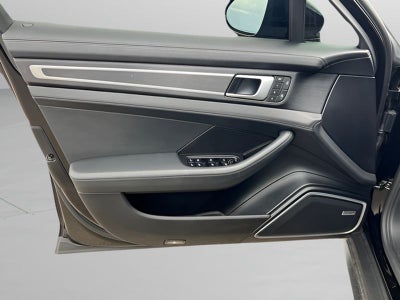 2023 Porsche Panamera 4