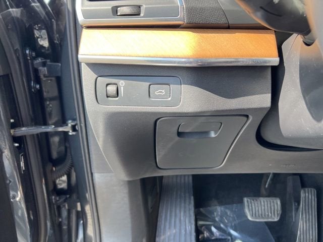 2021 Volvo XC90 T5 Momentum 7 Passenger