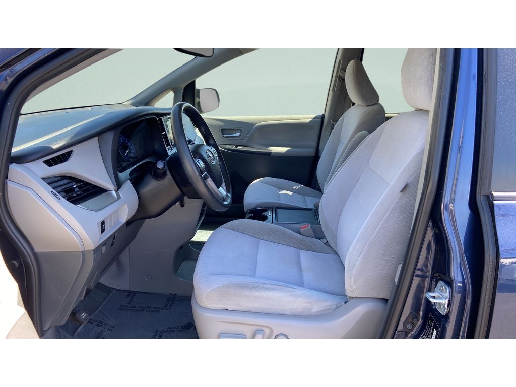 2020 Toyota Sienna LE