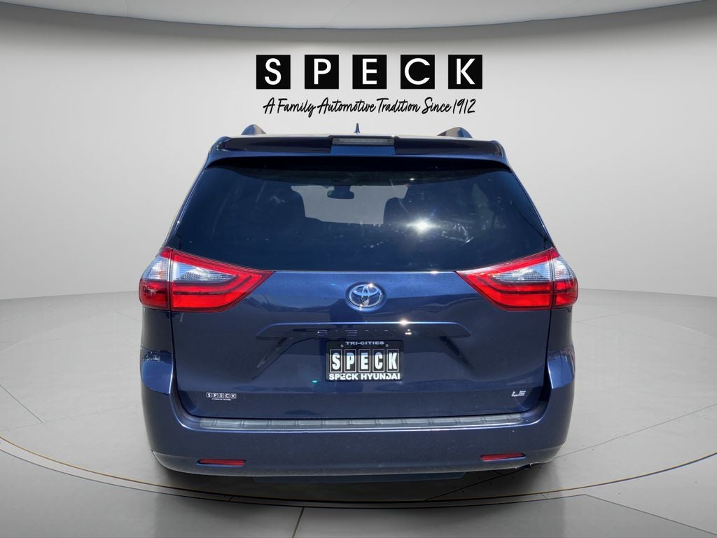 2020 Toyota Sienna LE