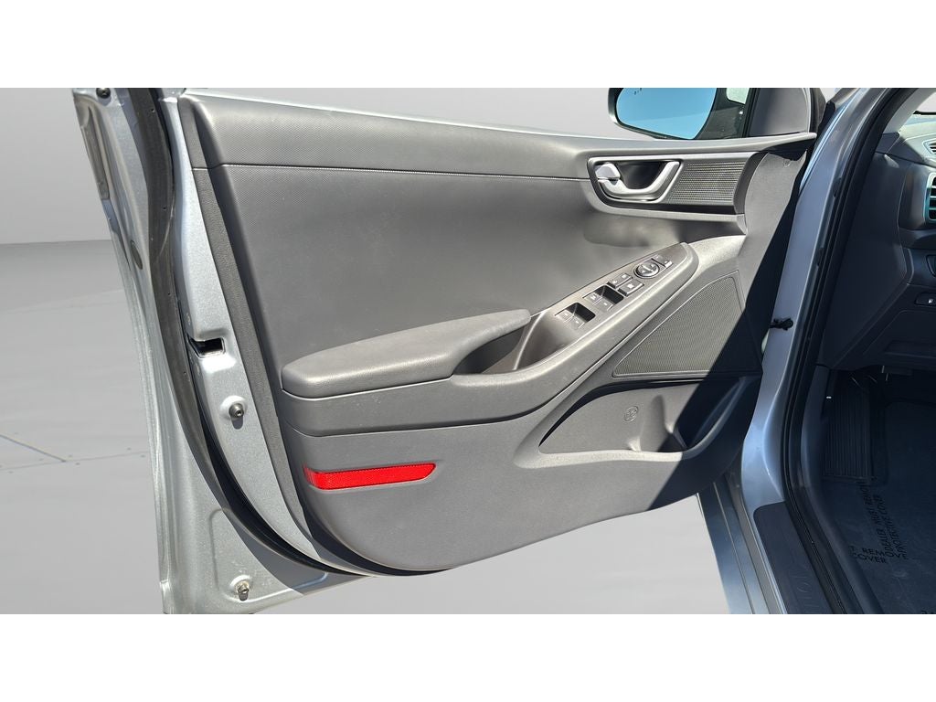 2022 Hyundai IONIQ Hybrid SE
