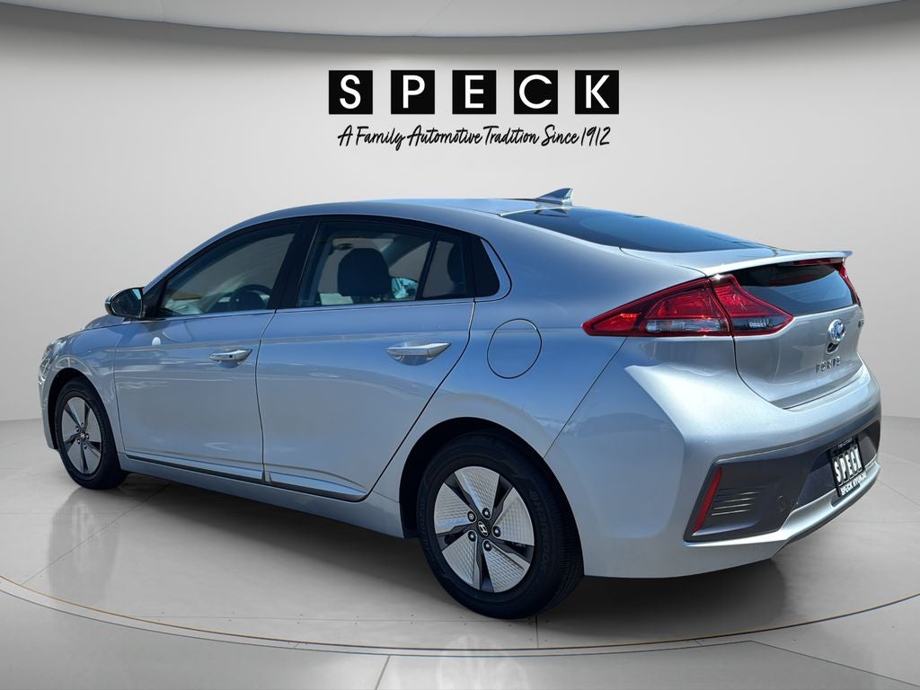2022 Hyundai IONIQ Hybrid SE