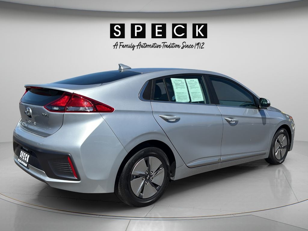 2022 Hyundai IONIQ Hybrid SE