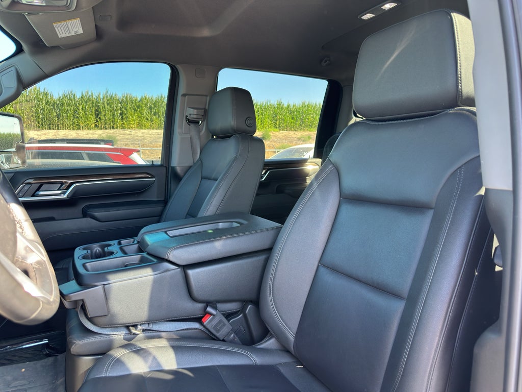 2025 Chevrolet Silverado LT