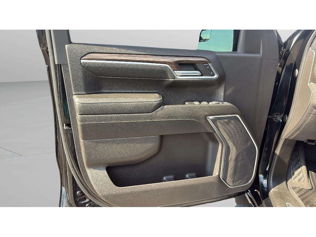 2023 Chevrolet Silverado LT