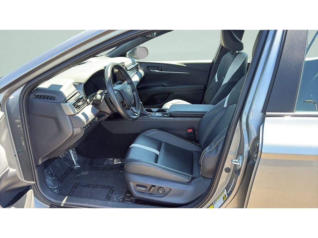 2025 Toyota Camry Hybrid SE