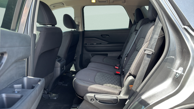 2024 Nissan Pathfinder S