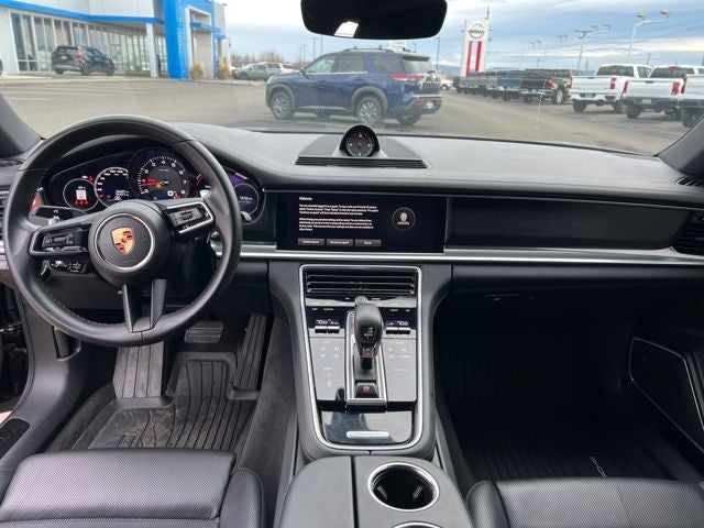 2023 Porsche Panamera 4 Platinum Edition